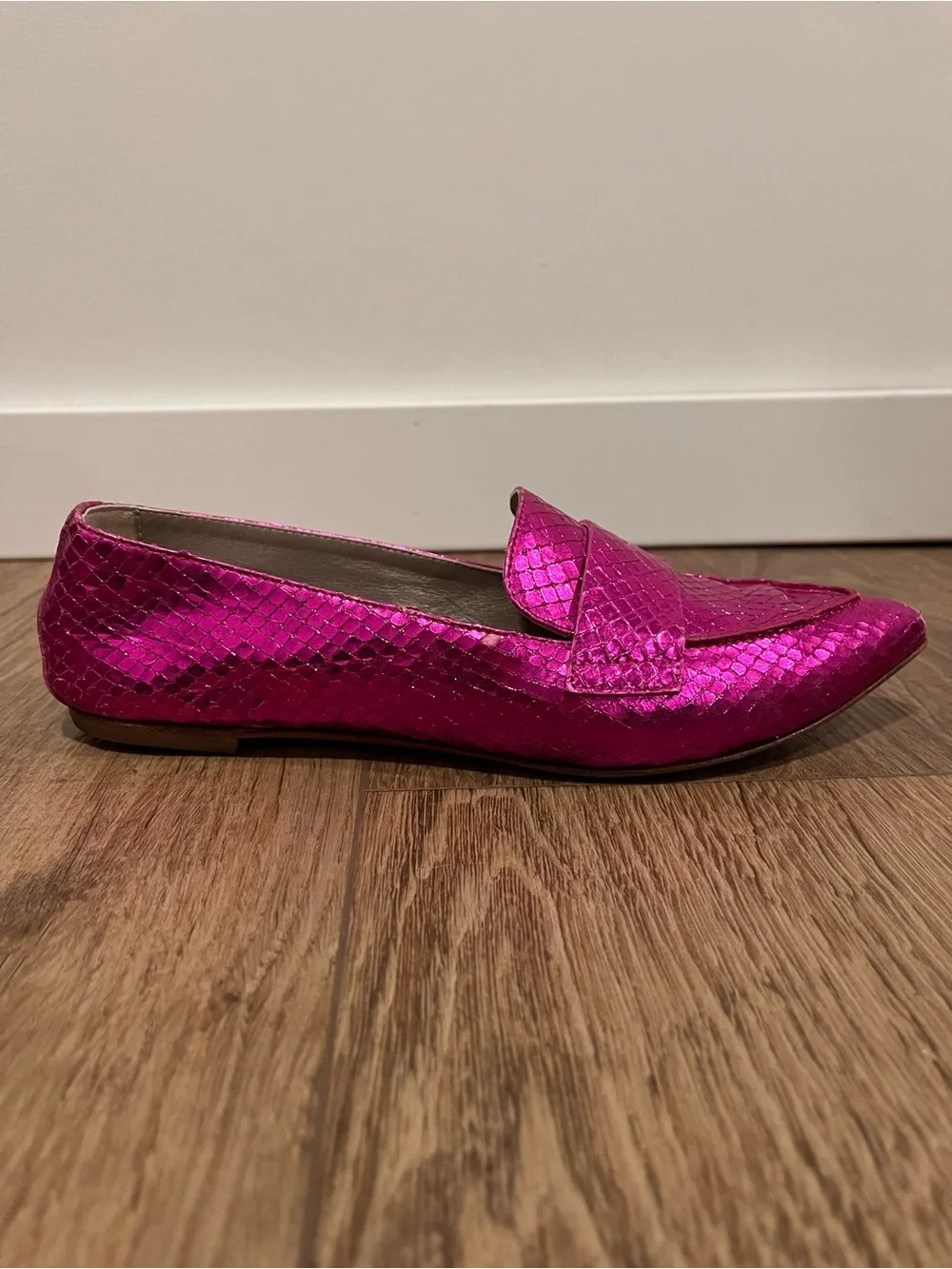 AGL softy pointy toe moccasin loafer Fuschia snake - Picture 8 of 16